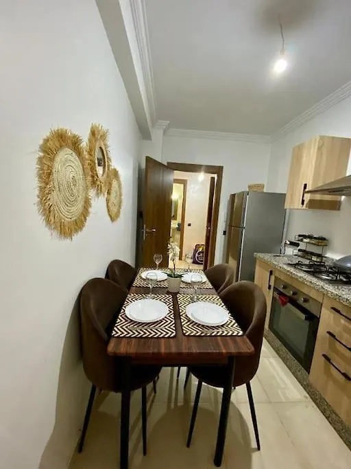 Appartement De Luxe En Face La Gare A Gueliz Marrakech Марракеш